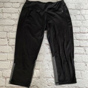 Danskin Now Fitted Capri Yoga Athletic Workout M 8-10
